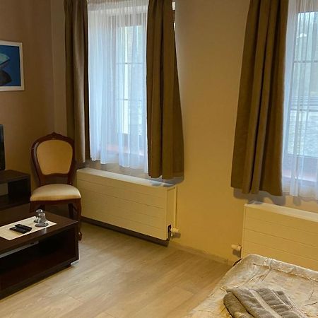 4Rooms Roztoky Esterno foto