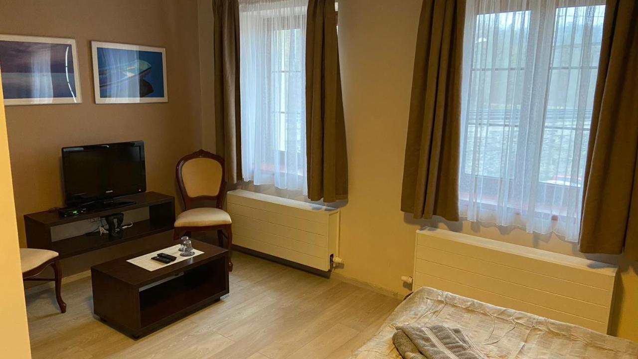 4Rooms Roztoky Esterno foto